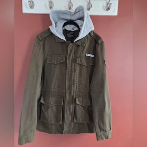 (NWOT)Men's POLOGARAGE Olive Green Utility Jacket with Gray Hood – XL